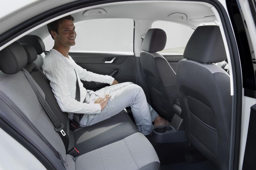  Skoda Rapid 2012 года  (фото 19 из 55)